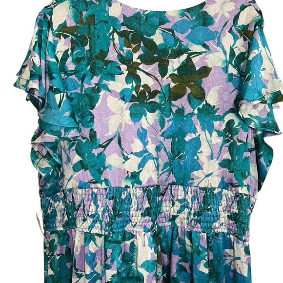 Taylor Plus Size blue white multi colored floral V-Neck Chiffon Dress - Picture 6 of 11